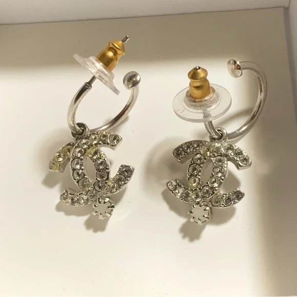 Chanel CC earrings 💯 Authentic - Picture 1 of 3